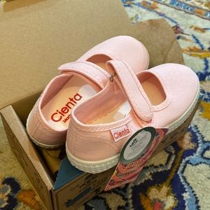 Cienta Mary Jane sneakers